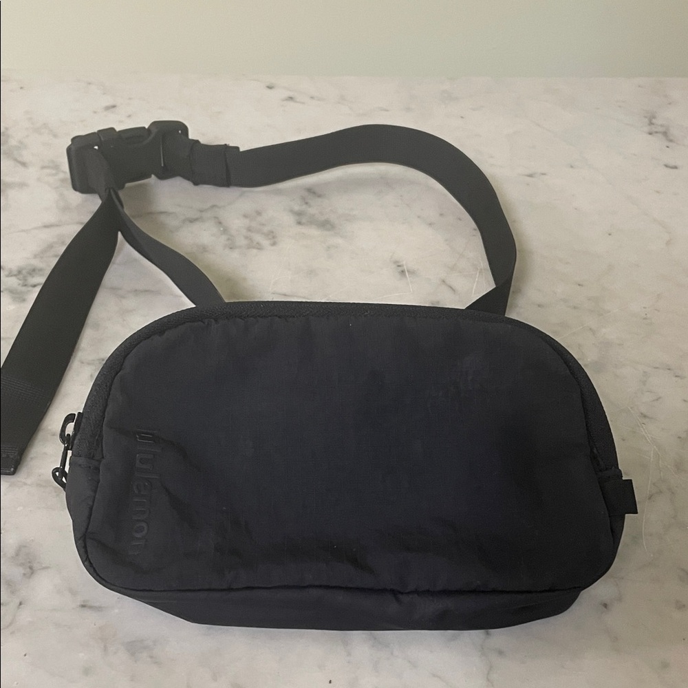 lululemon Small Black Belt Bag - Picture 2 of 8